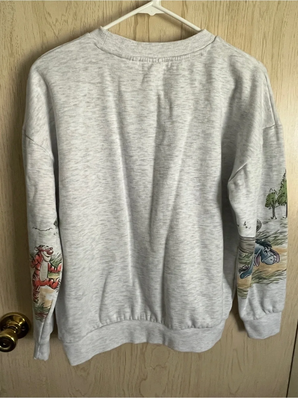 Disney Winnie the Pooh 100 Acre Wood Gang Sweatshirt Sz Small Friends - Picture 7 of 11